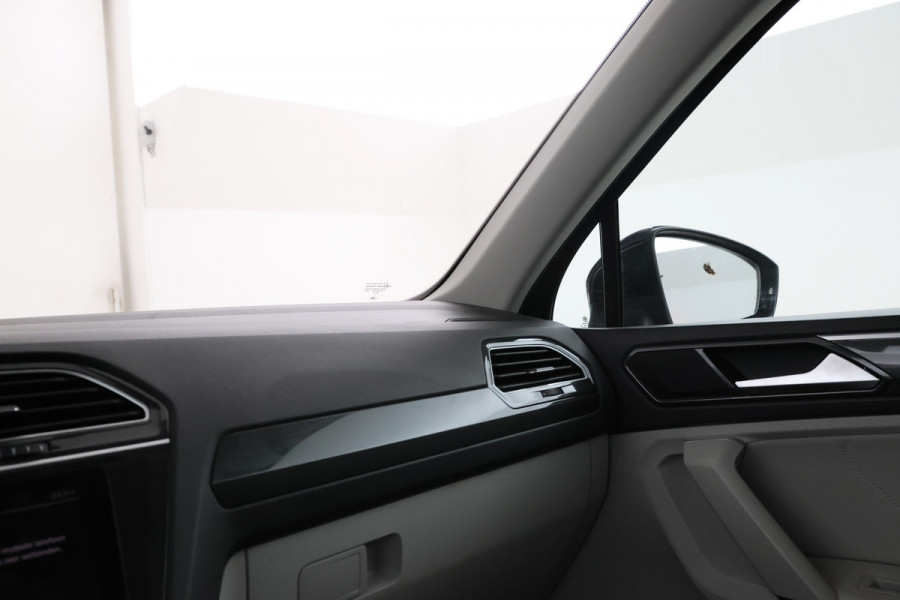 Volkswagen Tiguan 2.0 TSI 4Motion Highline Business R Panorama, Automaat, Trekhaak