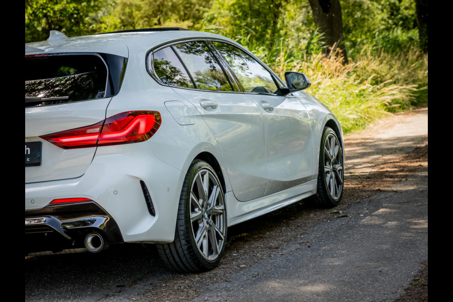 BMW 1-serie 118i High Executive M-sport |Panoramadak|Dealeronderhouden