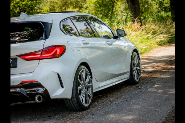 BMW 1-serie 118i High Executive M-sport |Panoramadak|Dealeronderhouden