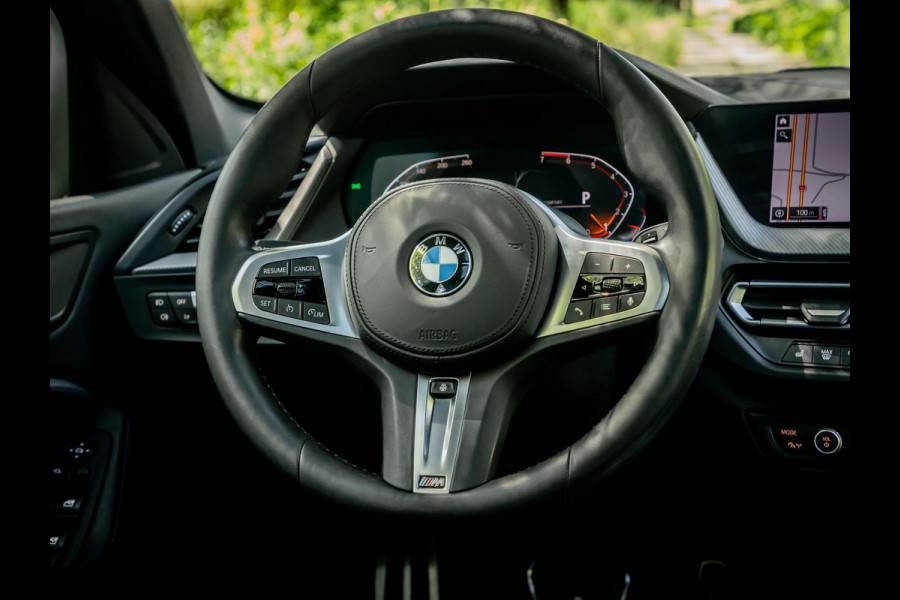 BMW 1-serie 118i High Executive M-sport |Panoramadak|Dealeronderhouden