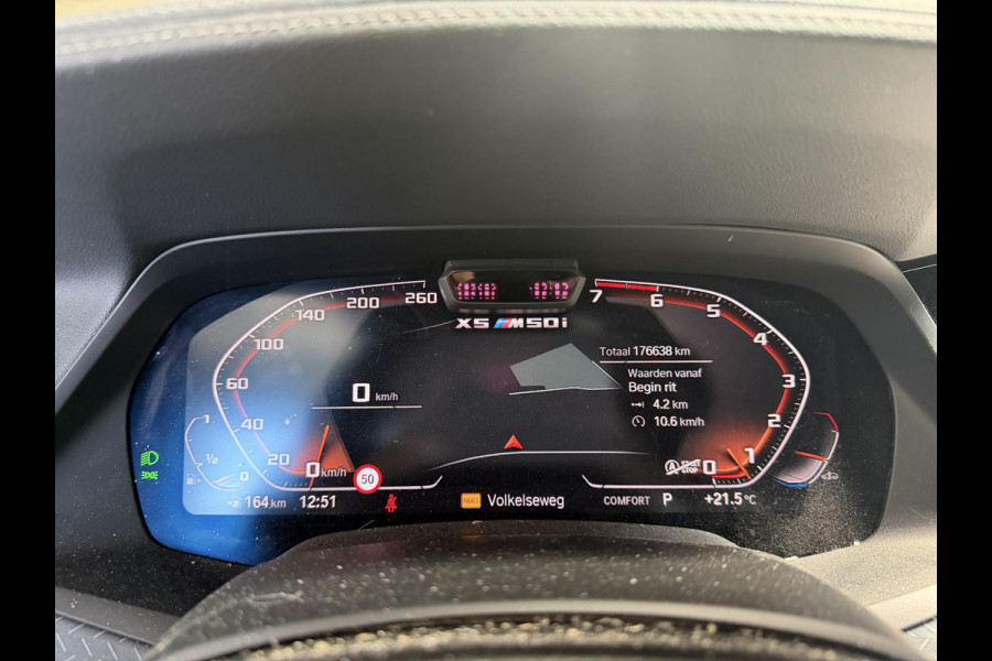 BMW X5 M50i High Executive | M-Sport | Panoramadak | 360* Camera | Skylounge | Laser | Elektrische Trekhaak |