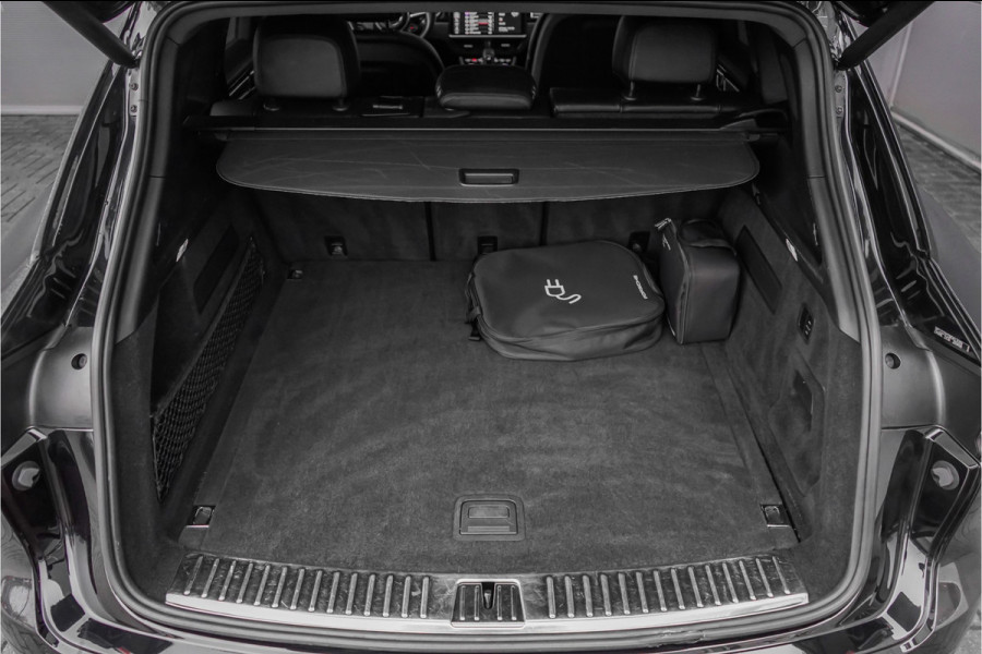 Porsche Cayenne 3.0 E-Hybrid Pano Camera 360° Sport Chrono Luchtvering