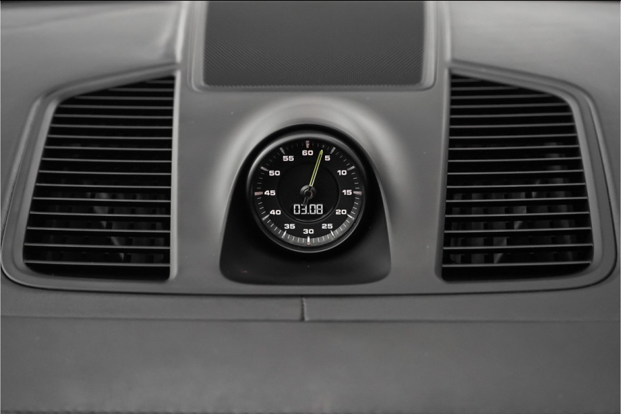 Porsche Cayenne 3.0 E-Hybrid Pano Camera 360° Sport Chrono Luchtvering