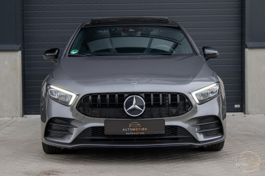 Mercedes-Benz A-Klasse 180 Edition AMG Line Pano Camera Burmester Stoelverwarming LED