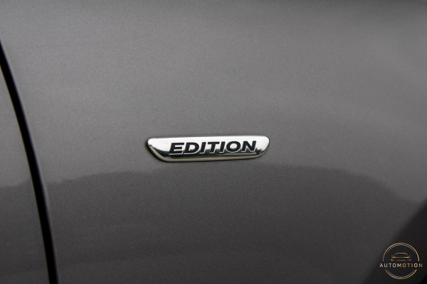 Mercedes-Benz A-Klasse 180 Edition AMG Line Pano Camera Burmester Stoelverwarming LED