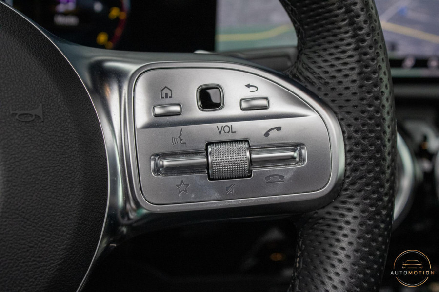 Mercedes-Benz A-Klasse 180 Edition AMG Line Pano Camera Burmester Stoelverwarming LED