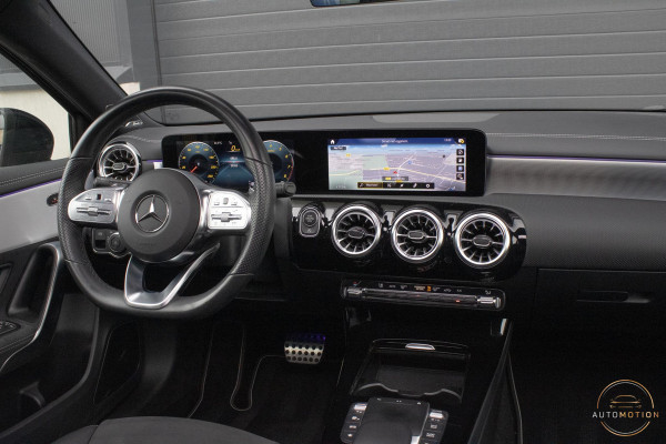 Mercedes-Benz A-Klasse 180 Edition AMG Line Pano Camera Burmester Stoelverwarming LED