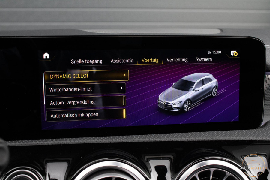 Mercedes-Benz A-Klasse 180 Edition AMG Line Pano Camera Burmester Stoelverwarming LED