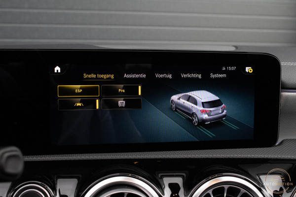 Mercedes-Benz A-Klasse 180 Edition AMG Line Pano Camera Burmester Stoelverwarming LED