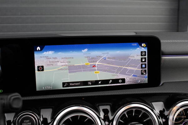 Mercedes-Benz A-Klasse 180 Edition AMG Line Pano Camera Burmester Stoelverwarming LED