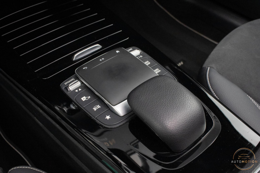 Mercedes-Benz A-Klasse 180 Edition AMG Line Pano Camera Burmester Stoelverwarming LED