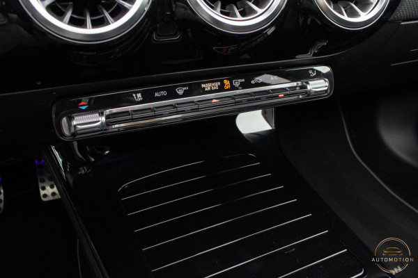 Mercedes-Benz A-Klasse 180 Edition AMG Line Pano Camera Burmester Stoelverwarming LED