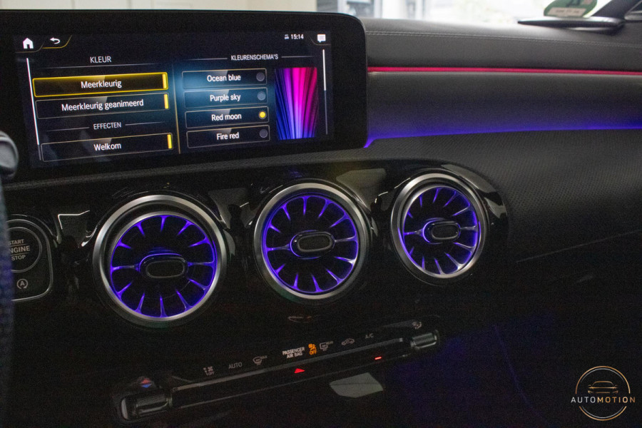 Mercedes-Benz A-Klasse 180 Edition AMG Line Pano Camera Burmester Stoelverwarming LED