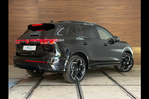 Volkswagen Tiguan 1.5 eHybrid R-Line Edition | Verlengde fabrieks garantie tot 2030 | 272 PK | Leder| Pano | Trekhaak | ErgoActive