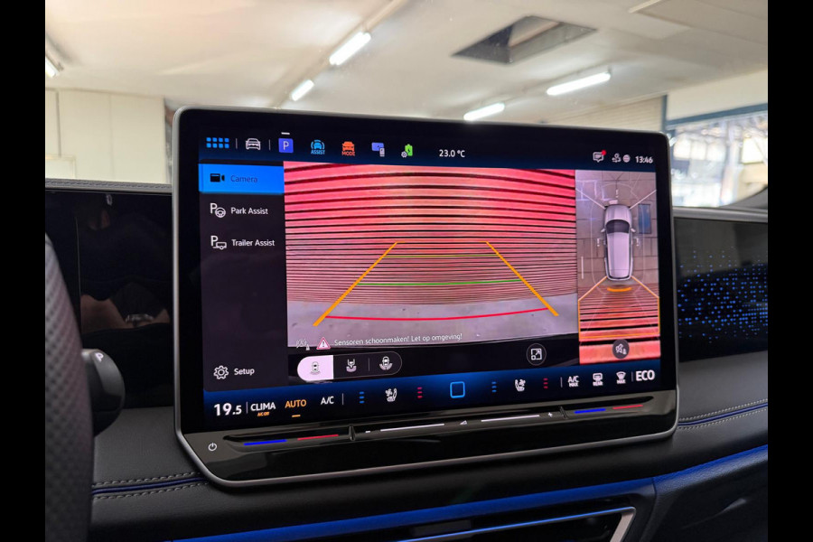 Volkswagen Tiguan 1.5 eHybrid R-Line Edition | Verlengde fabrieks garantie tot 2030 | 272 PK | Leder| Pano | Trekhaak | ErgoActive