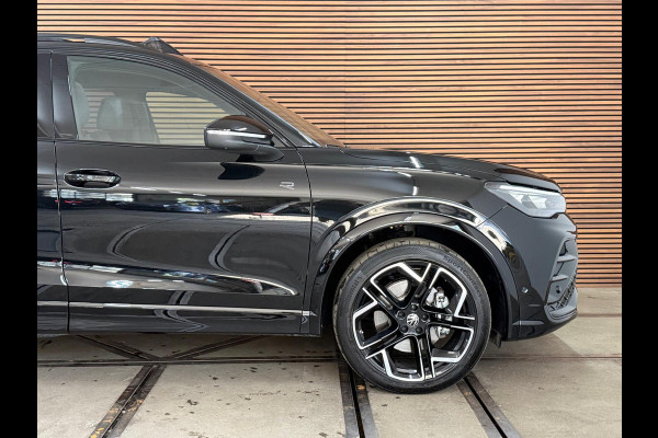 Volkswagen Tiguan 1.5 eHybrid R-Line Edition | Verlengde fabrieks garantie tot 2030 | 272 PK | Leder| Pano | Trekhaak | ErgoActive