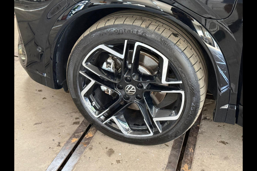 Volkswagen Tiguan 1.5 eHybrid R-Line Edition | Verlengde fabrieks garantie tot 2030 | 272 PK | Leder| Pano | Trekhaak | ErgoActive