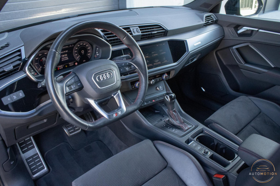 Audi Q3 Sportback 45 TFSIe S line B&O Camera Sfeerverlichting Trekhaak Rode Stiksels