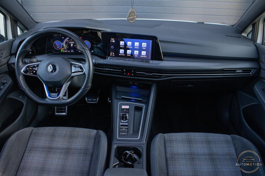 Volkswagen Golf 1.4 eHybrid GTE PANO IQ LIGHTS CAMERA HUD PARKEERASSISTENT STOELVERWARMING