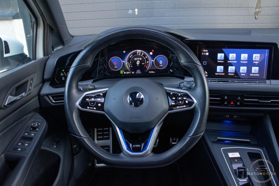 Volkswagen Golf 1.4 eHybrid GTE PANO IQ LIGHTS CAMERA HUD PARKEERASSISTENT STOELVERWARMING
