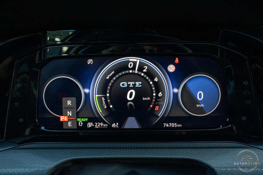 Volkswagen Golf 1.4 eHybrid GTE PANO IQ LIGHTS CAMERA HUD PARKEERASSISTENT STOELVERWARMING