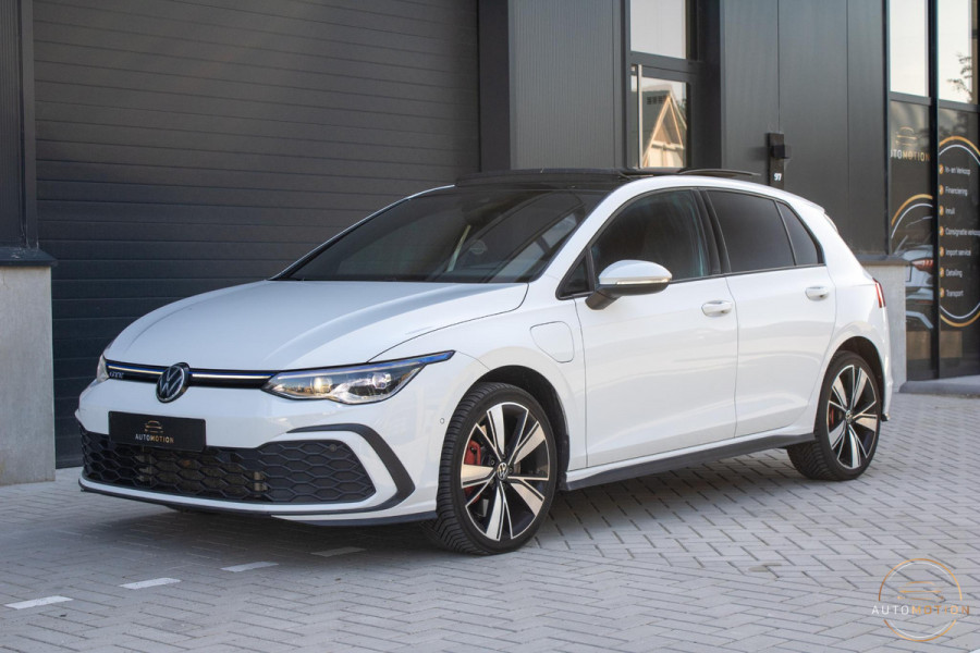 Volkswagen Golf 1.4 eHybrid GTE PANO IQ LIGHTS CAMERA HUD PARKEERASSISTENT STOELVERWARMING