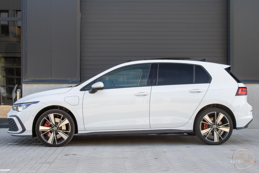 Volkswagen Golf 1.4 eHybrid GTE PANO IQ LIGHTS CAMERA HUD PARKEERASSISTENT STOELVERWARMING