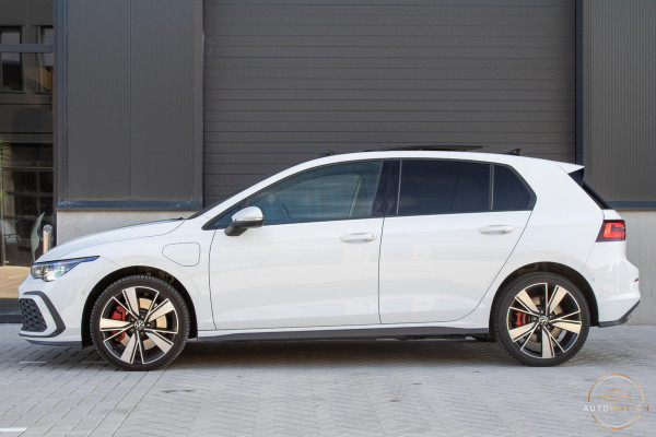 Volkswagen Golf 1.4 eHybrid GTE PANO IQ LIGHTS CAMERA HUD PARKEERASSISTENT STOELVERWARMING