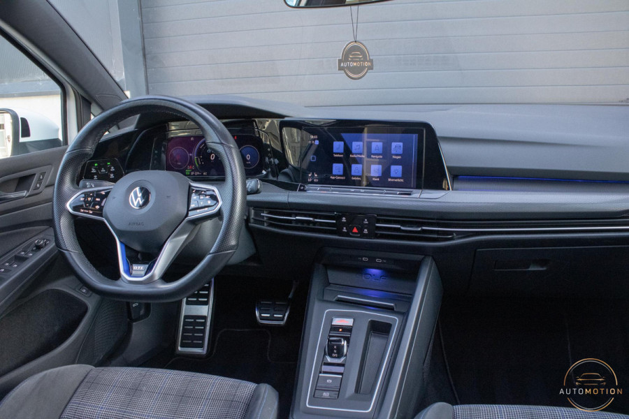 Volkswagen Golf 1.4 eHybrid GTE PANO IQ LIGHTS CAMERA HUD PARKEERASSISTENT STOELVERWARMING