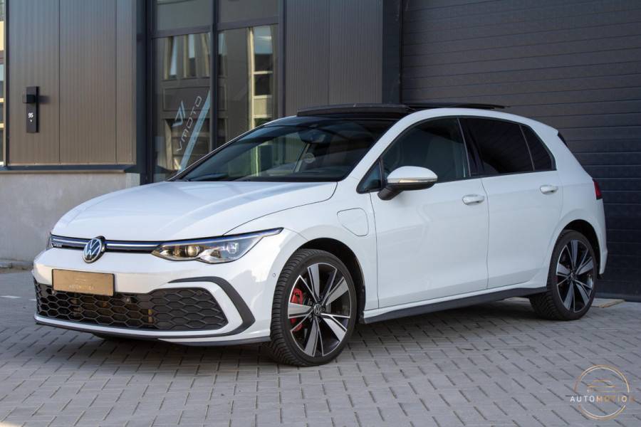 Volkswagen Golf 1.4 eHybrid GTE PANO IQ LIGHTS CAMERA HUD PARKEERASSISTENT STOELVERWARMING