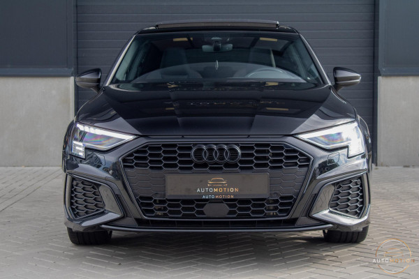 Audi A3 Sportback 40 TFSIe S line RS Bekleding MATRIX PANO MAXTON  ACC