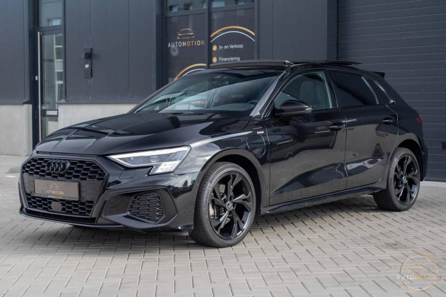 Audi A3 Sportback 40 TFSIe S line RS Bekleding MATRIX PANO MAXTON  ACC