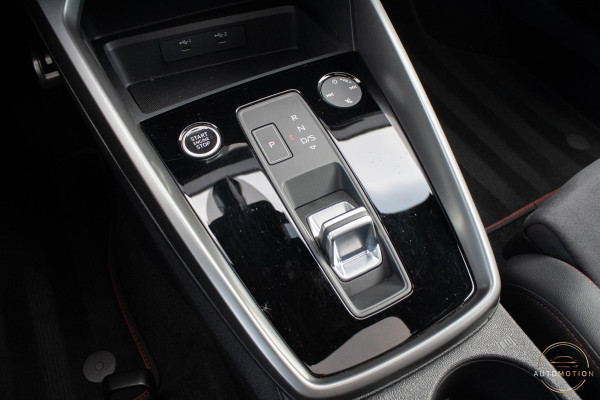Audi A3 Sportback 40 TFSIe S line RS Bekleding MATRIX PANO MAXTON  ACC