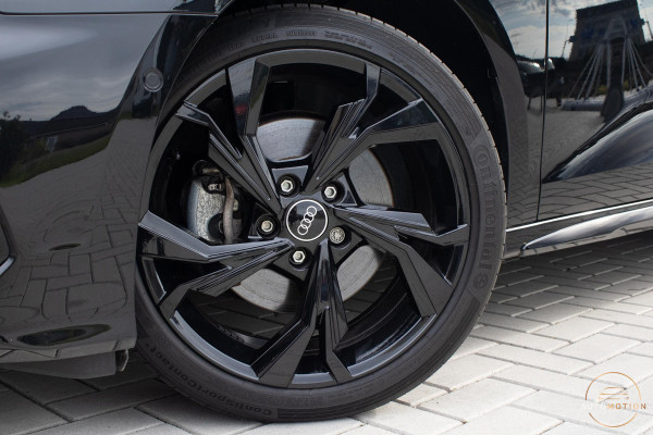 Audi A3 Sportback 40 TFSIe S line RS Bekleding MATRIX PANO MAXTON  ACC