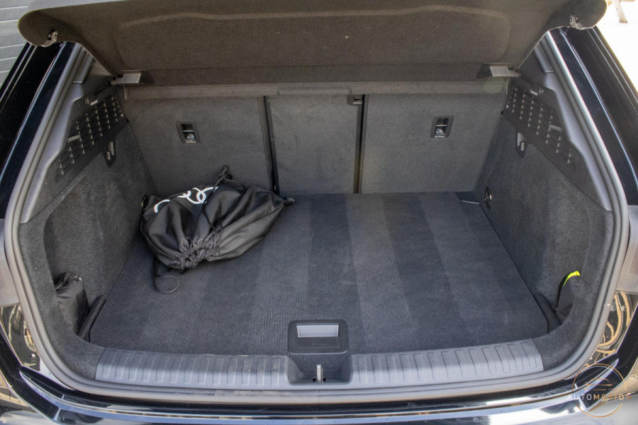 Audi A3 Sportback 40 TFSIe S line RS Bekleding MATRIX PANO MAXTON  ACC