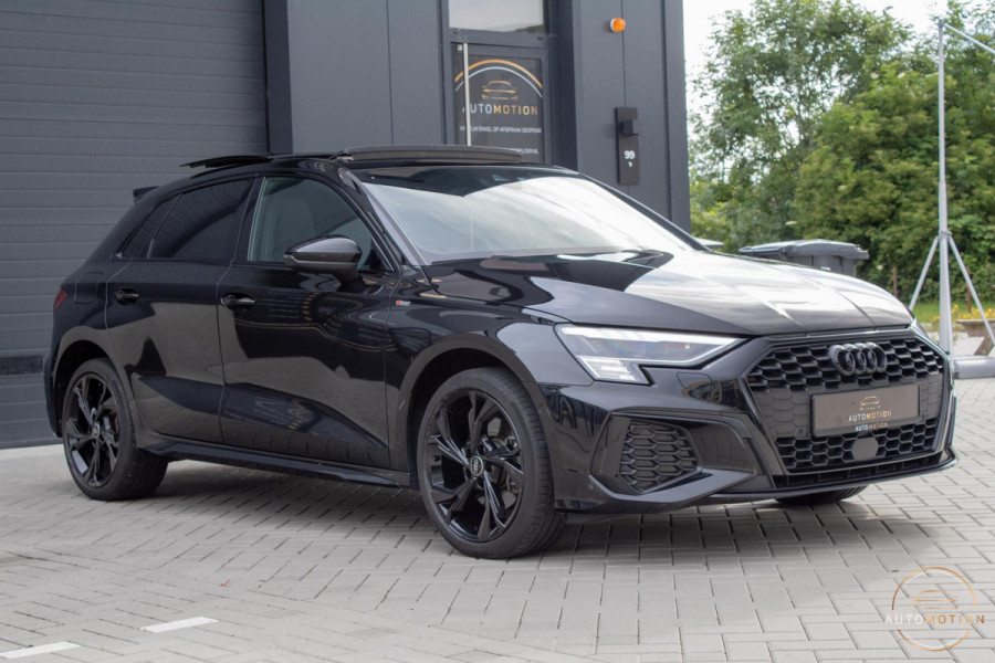 Audi A3 Sportback 40 TFSIe S line RS Bekleding MATRIX PANO MAXTON  ACC