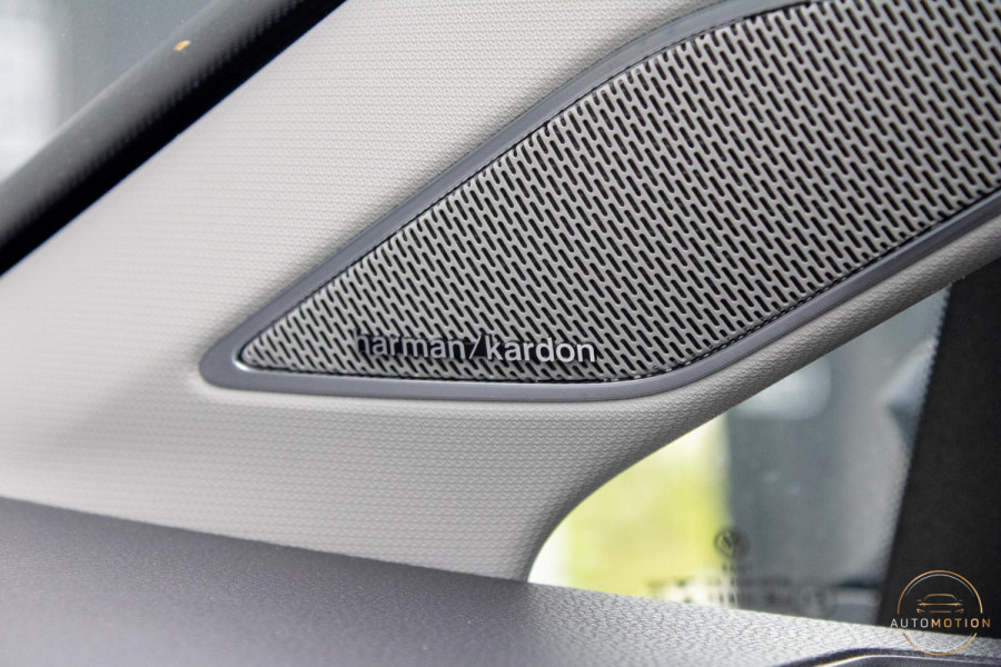 Volkswagen Golf 1.0 eTSI Life Harman Kardon Stoelverwarming ACC Sfeerverlichting
