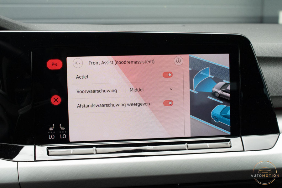 Volkswagen Golf 1.0 eTSI Life Harman Kardon Stoelverwarming ACC Sfeerverlichting