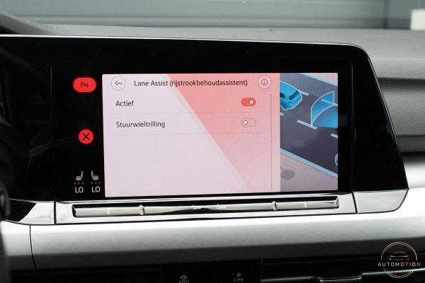 Volkswagen Golf 1.0 eTSI Life Harman Kardon Stoelverwarming ACC Sfeerverlichting