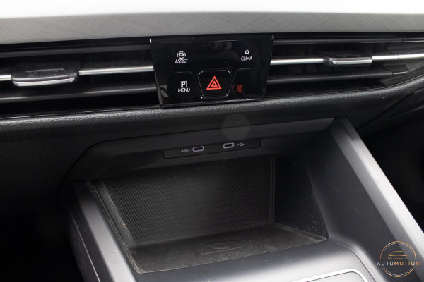 Volkswagen Golf 1.0 eTSI Life Harman Kardon Stoelverwarming ACC Sfeerverlichting