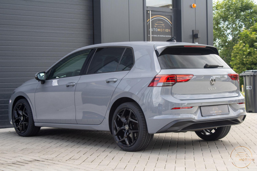 Volkswagen Golf 1.0 eTSI Life Harman Kardon Stoelverwarming ACC Sfeerverlichting