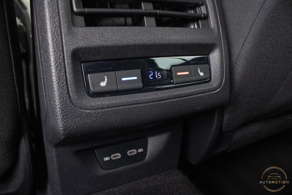 Volkswagen Golf 1.0 eTSI Life Harman Kardon Stoelverwarming ACC Sfeerverlichting