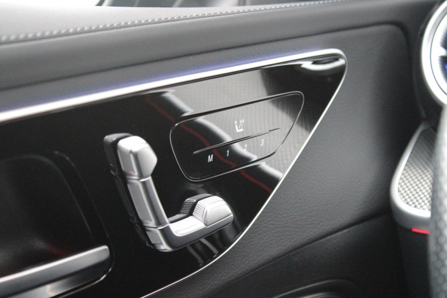 Mercedes-Benz C-Klasse Estate 200 218PK Launch Edition AMG Line | PANORAMISCH SCHUIF/KANTELDAK | LASER KOPLAMPEN | SFEERVERLICHTING | ELEKTRISCH VERSTELBARE VOORSTOELEN MET GEHEUGEN OP BEIDE STOELEN | STOELVERWARMING | ELEKTRISCHE STUURVERSTELLING MET GEHEUGEN | 19'' MULTISPAAKS LICHTMETALEN VELGEN | VERKEERSLICHTEN WEERGAVE | 360° CAMERA | DRAADLOOS APPLECARPLAY/ANDROID AUTO | DRAADLOZE TELEFOONLADER | WIDE SCREEN SCHERM | NIGHT PAKKET | DODEHOEK DETECTIE | EXTRA GETINTE ACHTERSTE RUITEN | PREMIUM AUDIO SYSTEM | ELEKTRISCH BEDIENBARE ACHTERKLEP | KEYLESS ENTRY |
