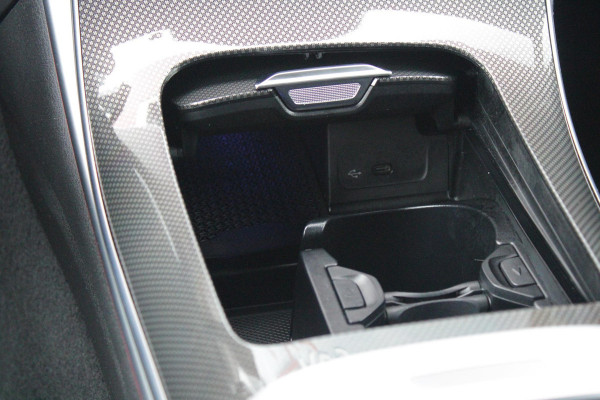 Mercedes-Benz C-Klasse Estate 200 218PK Launch Edition AMG Line | PANORAMISCH SCHUIF/KANTELDAK | LASER KOPLAMPEN | SFEERVERLICHTING | ELEKTRISCH VERSTELBARE VOORSTOELEN MET GEHEUGEN OP BEIDE STOELEN | STOELVERWARMING | ELEKTRISCHE STUURVERSTELLING MET GEHEUGEN | 19'' MULTISPAAKS LICHTMETALEN VELGEN | VERKEERSLICHTEN WEERGAVE | 360° CAMERA | DRAADLOOS APPLECARPLAY/ANDROID AUTO | DRAADLOZE TELEFOONLADER | WIDE SCREEN SCHERM | NIGHT PAKKET | DODEHOEK DETECTIE | EXTRA GETINTE ACHTERSTE RUITEN | PREMIUM AUDIO SYSTEM | ELEKTRISCH BEDIENBARE ACHTERKLEP | KEYLESS ENTRY |