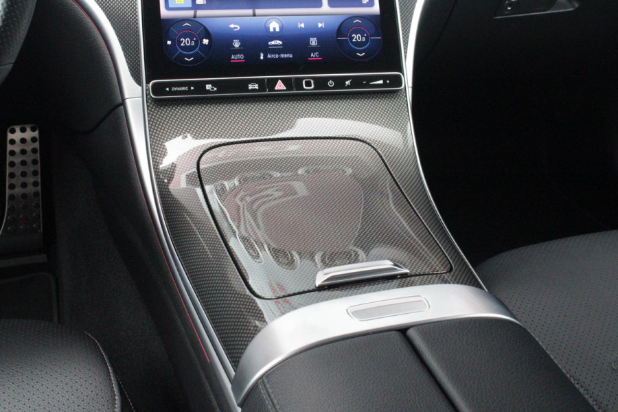Mercedes-Benz C-Klasse Estate 200 218PK Launch Edition AMG Line | PANORAMISCH SCHUIF/KANTELDAK | LASER KOPLAMPEN | SFEERVERLICHTING | ELEKTRISCH VERSTELBARE VOORSTOELEN MET GEHEUGEN OP BEIDE STOELEN | STOELVERWARMING | ELEKTRISCHE STUURVERSTELLING MET GEHEUGEN | 19'' MULTISPAAKS LICHTMETALEN VELGEN | VERKEERSLICHTEN WEERGAVE | 360° CAMERA | DRAADLOOS APPLECARPLAY/ANDROID AUTO | DRAADLOZE TELEFOONLADER | WIDE SCREEN SCHERM | NIGHT PAKKET | DODEHOEK DETECTIE | EXTRA GETINTE ACHTERSTE RUITEN | PREMIUM AUDIO SYSTEM | ELEKTRISCH BEDIENBARE ACHTERKLEP | KEYLESS ENTRY |