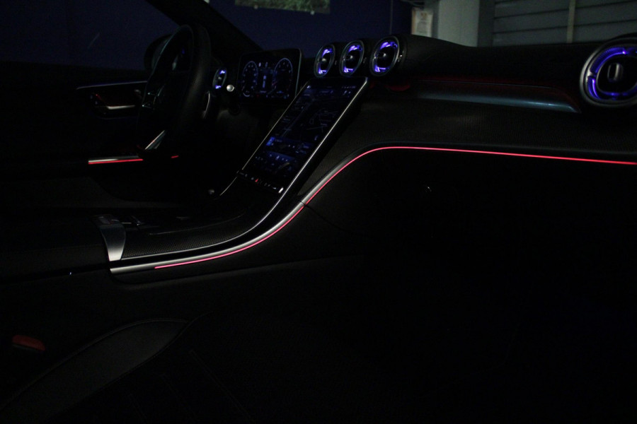 Mercedes-Benz C-Klasse Estate 200 218PK Launch Edition AMG Line | PANORAMISCH SCHUIF/KANTELDAK | LASER KOPLAMPEN | SFEERVERLICHTING | ELEKTRISCH VERSTELBARE VOORSTOELEN MET GEHEUGEN OP BEIDE STOELEN | STOELVERWARMING | ELEKTRISCHE STUURVERSTELLING MET GEHEUGEN | 19'' MULTISPAAKS LICHTMETALEN VELGEN | VERKEERSLICHTEN WEERGAVE | 360° CAMERA | DRAADLOOS APPLECARPLAY/ANDROID AUTO | DRAADLOZE TELEFOONLADER | WIDE SCREEN SCHERM | NIGHT PAKKET | DODEHOEK DETECTIE | EXTRA GETINTE ACHTERSTE RUITEN | PREMIUM AUDIO SYSTEM | ELEKTRISCH BEDIENBARE ACHTERKLEP | KEYLESS ENTRY |