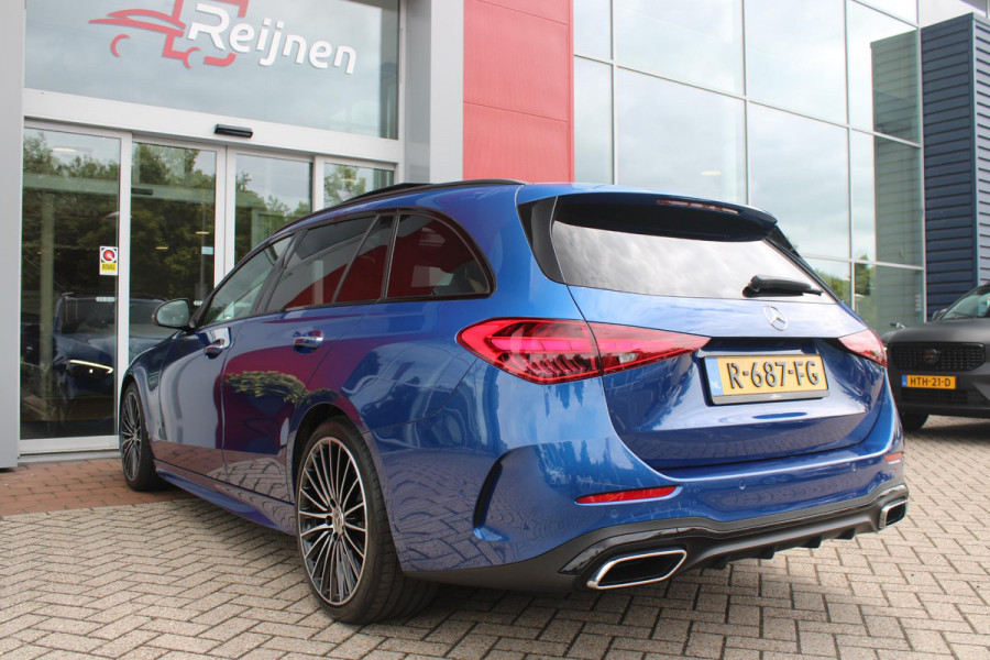 Mercedes-Benz C-Klasse Estate 200 218PK Launch Edition AMG Line | PANORAMISCH SCHUIF/KANTELDAK | LASER KOPLAMPEN | SFEERVERLICHTING | ELEKTRISCH VERSTELBARE VOORSTOELEN MET GEHEUGEN OP BEIDE STOELEN | STOELVERWARMING | ELEKTRISCHE STUURVERSTELLING MET GEHEUGEN | 19'' MULTISPAAKS LICHTMETALEN VELGEN | VERKEERSLICHTEN WEERGAVE | 360° CAMERA | DRAADLOOS APPLECARPLAY/ANDROID AUTO | DRAADLOZE TELEFOONLADER | WIDE SCREEN SCHERM | NIGHT PAKKET | DODEHOEK DETECTIE | EXTRA GETINTE ACHTERSTE RUITEN | PREMIUM AUDIO SYSTEM | ELEKTRISCH BEDIENBARE ACHTERKLEP | KEYLESS ENTRY |