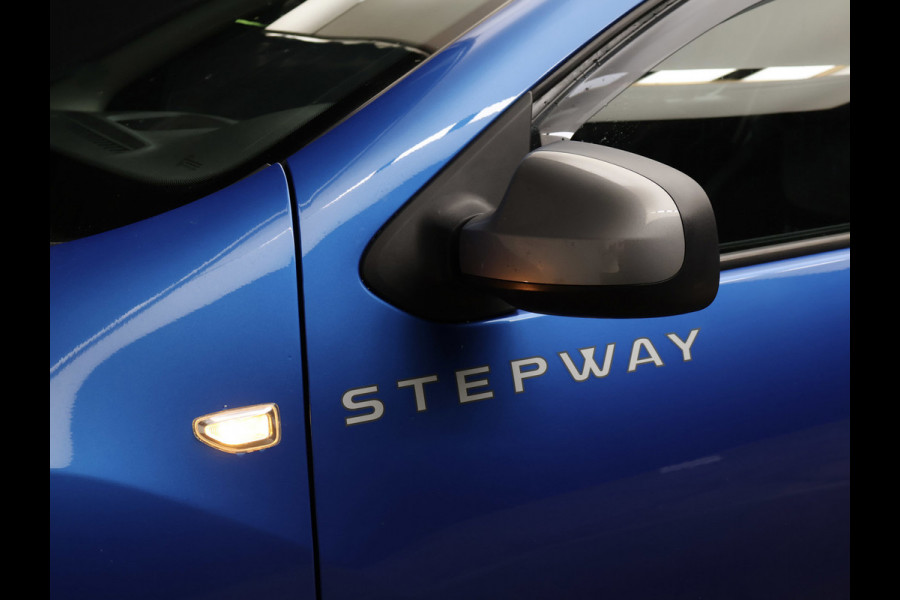Dacia Sandero 0.9 TCe Bi-Fuel SL Stepway Sport (NAVI,PDC,AIRCO,CRUISE,BLUETOOTH,ELEKTRISCH PAKKET,SPORTSTOELEN,LM VELGEN)