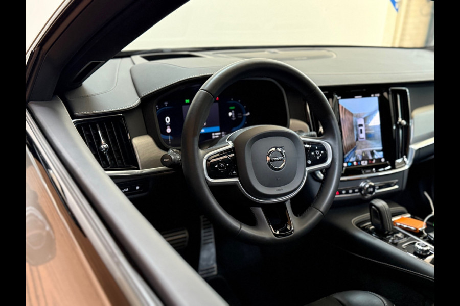 Volvo V90 2.0 T6 Plug-in hybrid AWD Ultimate Dark | FaceLift | Luchtvering | Xenium Pakket | Licht Pakket | HUD | 360cam |