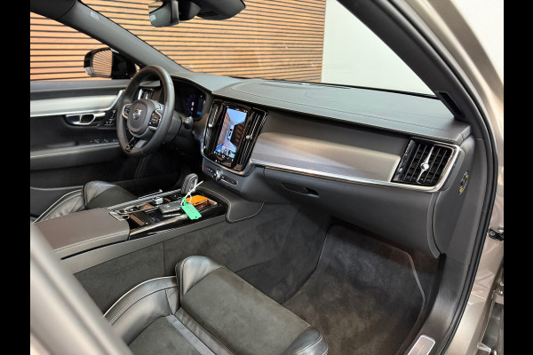 Volvo V90 2.0 T6 Plug-in hybrid AWD Ultimate Dark | FaceLift | Luchtvering | Xenium Pakket | Licht Pakket | HUD | 360cam |